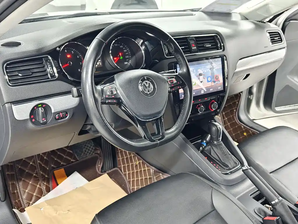 Volkswagen Sagitar 2017 — фото 14