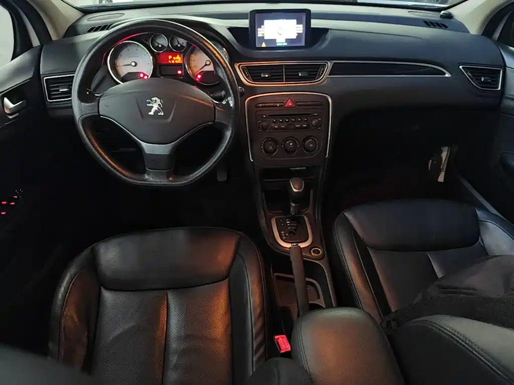 Peugeot 308 2015 — фото 10