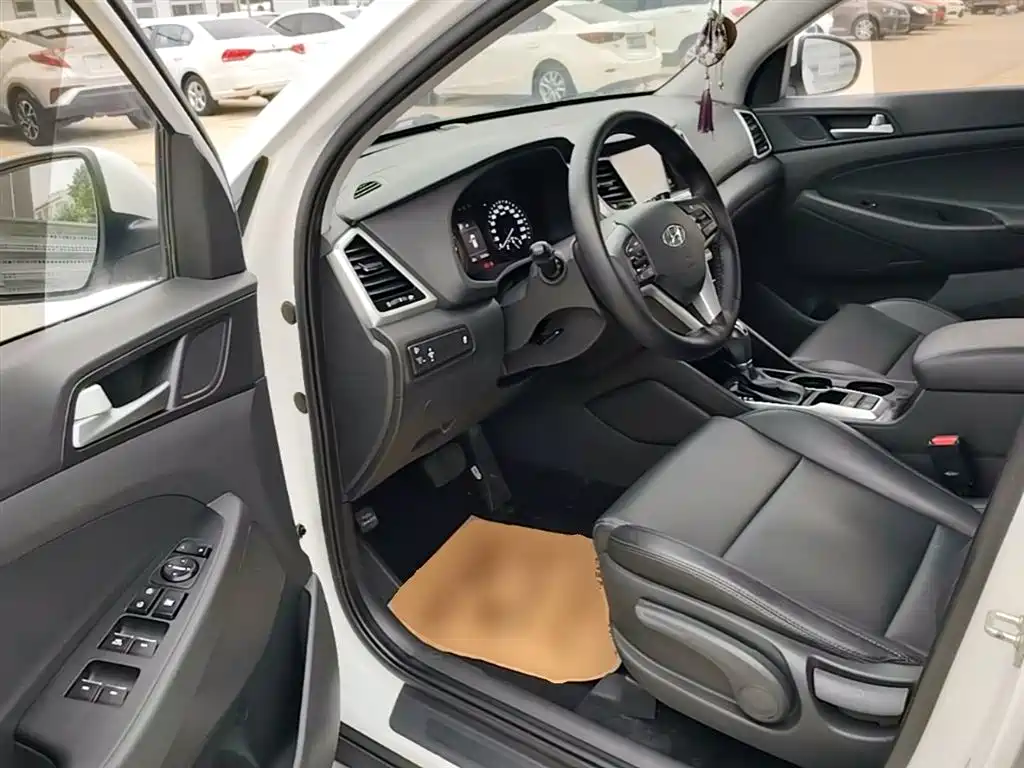 Hyundai Tucson 2018 — фото 16
