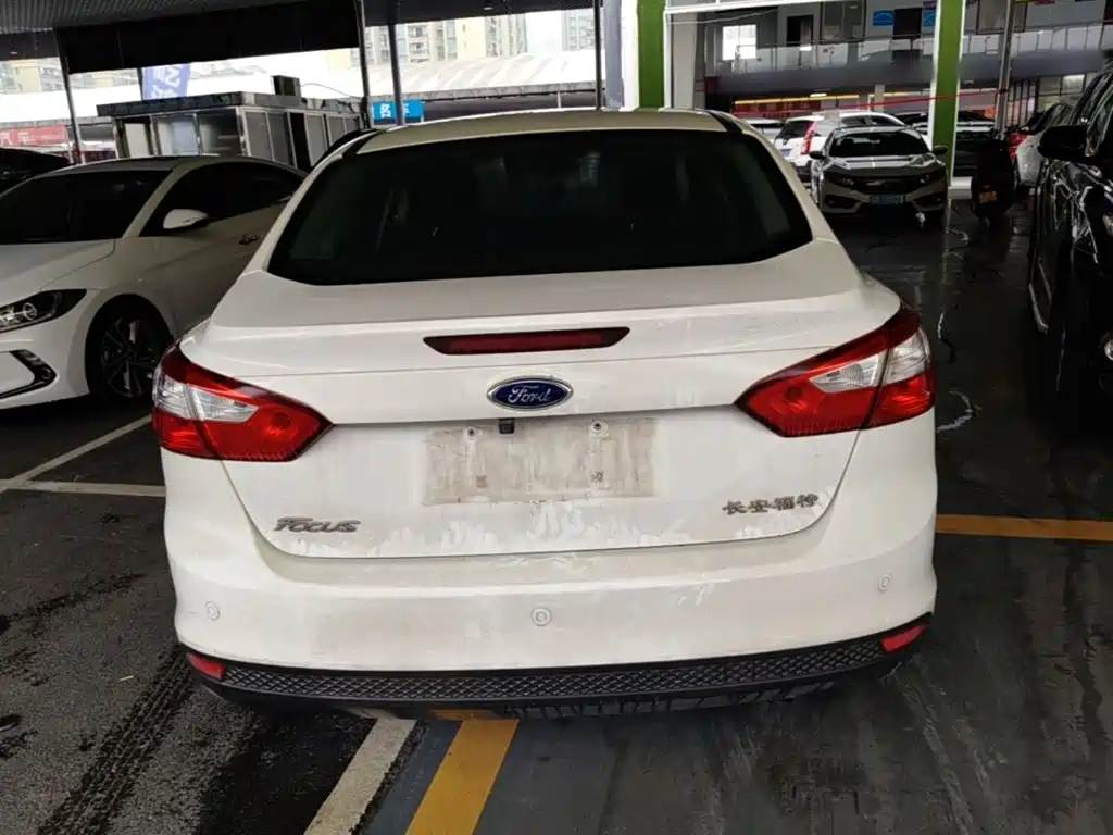 Ford Focus 2015 — фото 6