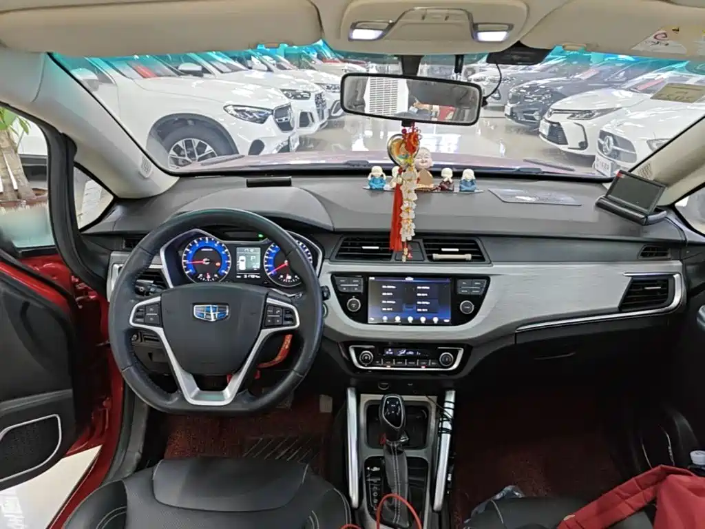 Geely Vision X3 2017 — фото 10
