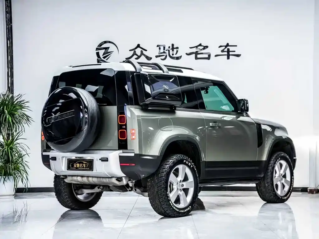 Land Rover Defender 2021 — фото 12