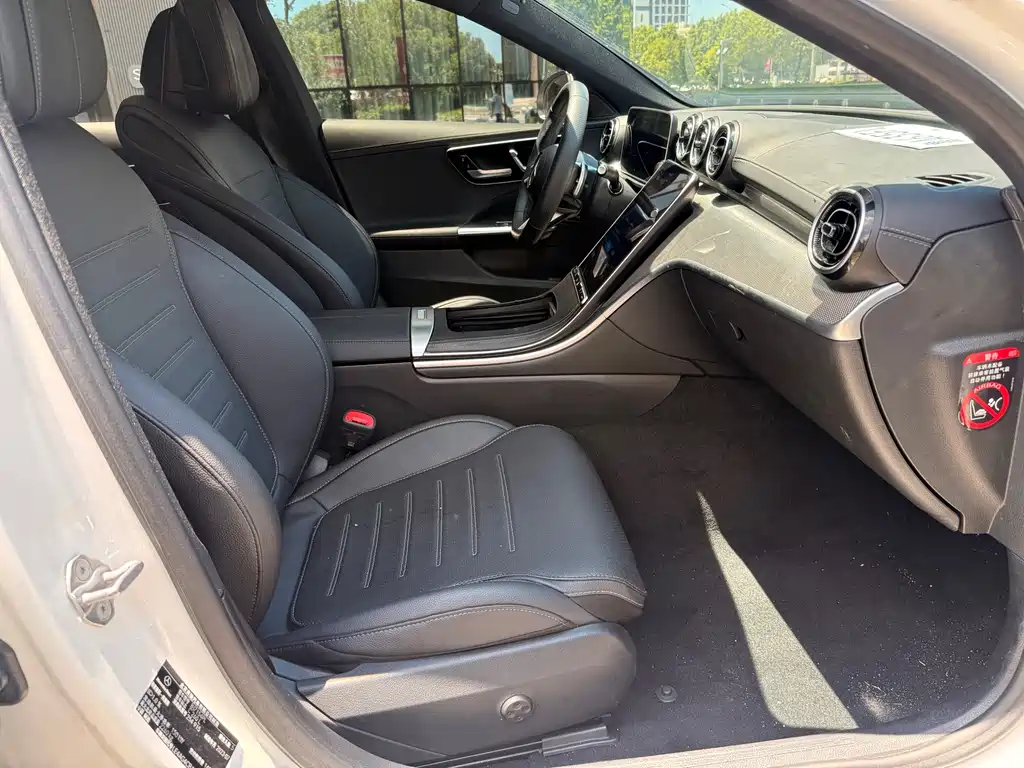 Mercedes-Benz C-Class 2023 — фото 12