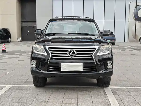 Lexus LX 2012