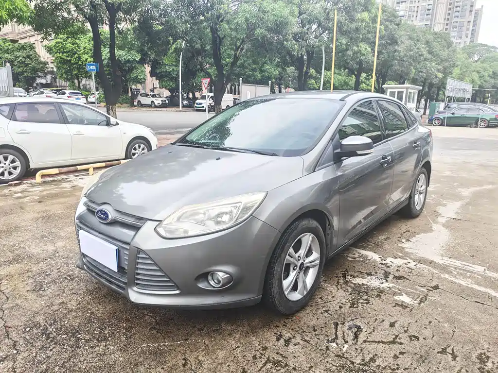Ford Focus 2014 — фото 1