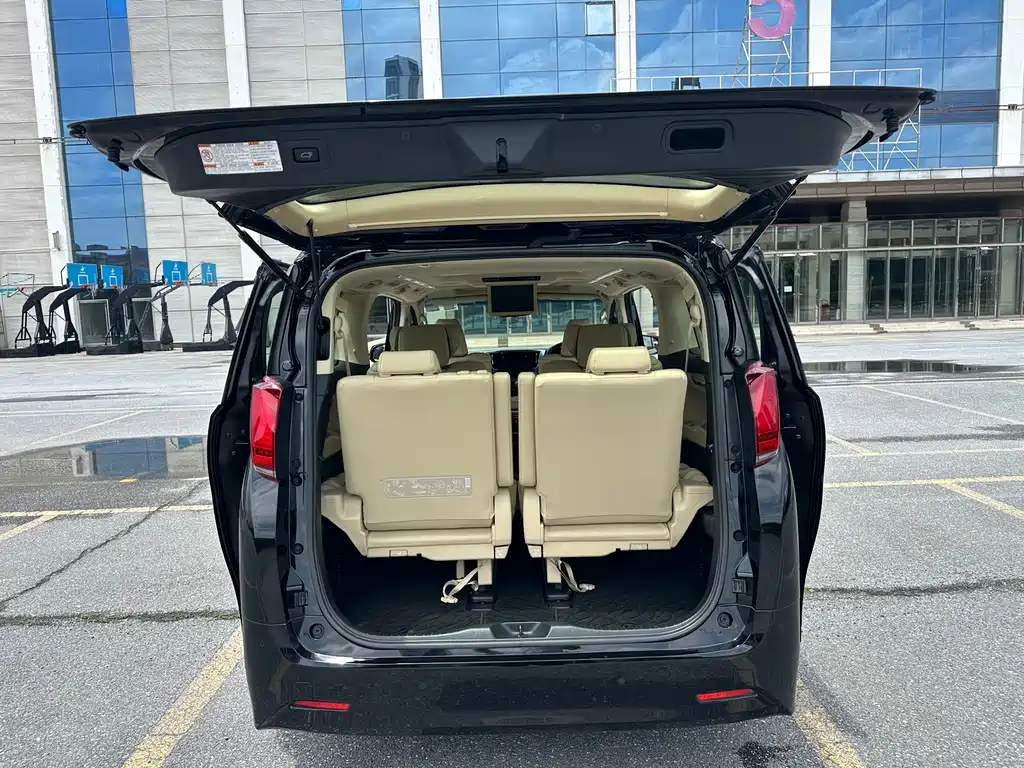 Toyota Alphard 2019 — фото 18