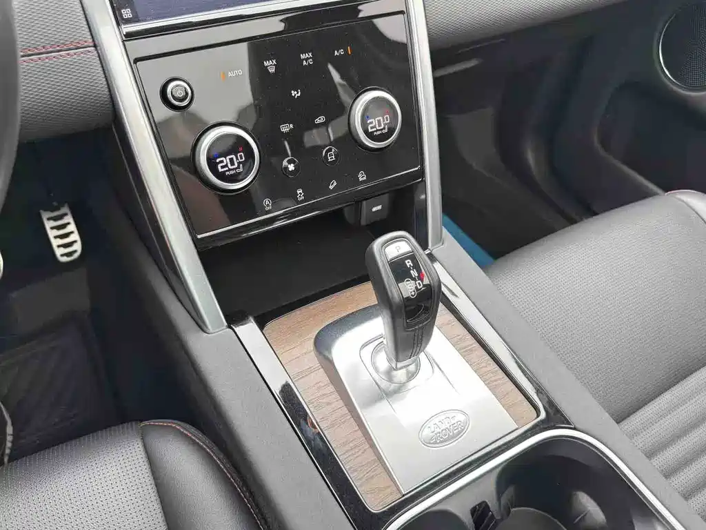 Land Rover Discovery Sport 2021 — фото 8