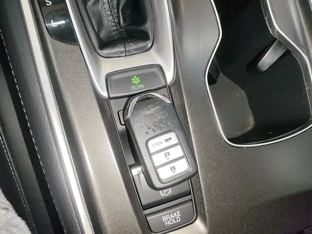Honda Accord 2020 — фото 9