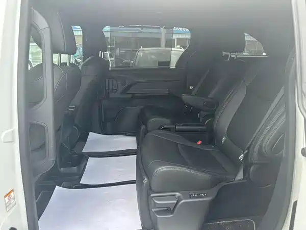 Toyota Sienna 2024