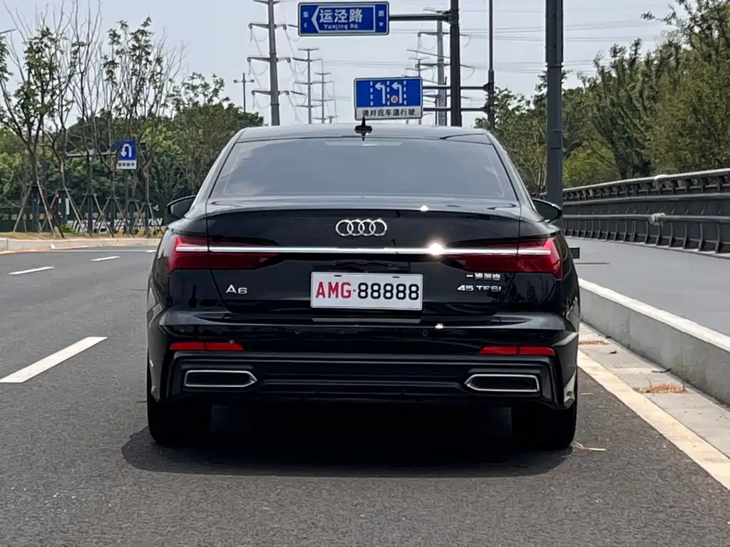 Audi A6L 2022