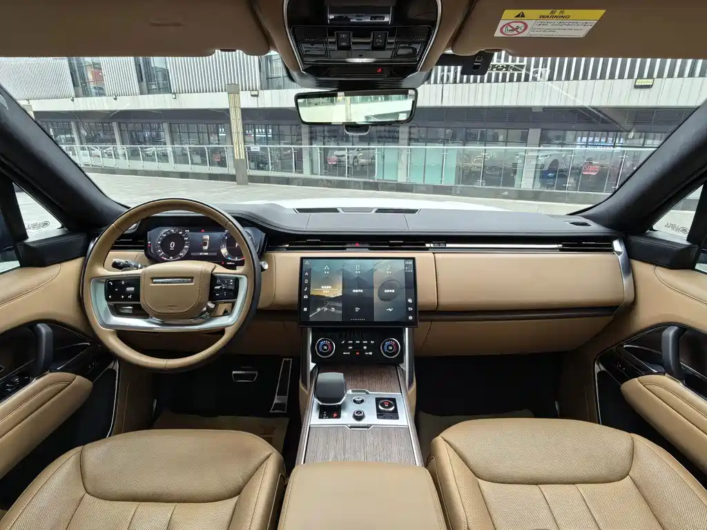 Land Rover Range Rover 2023 — фото 11