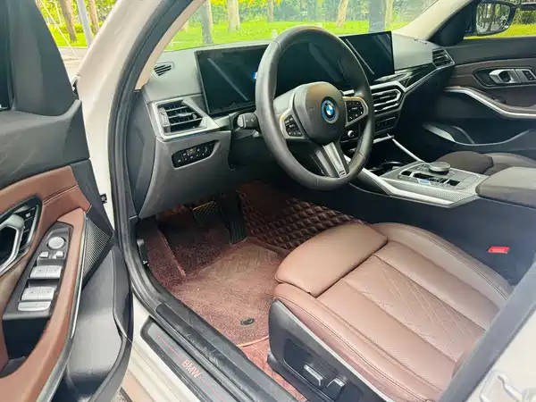 BMW i3 2024
