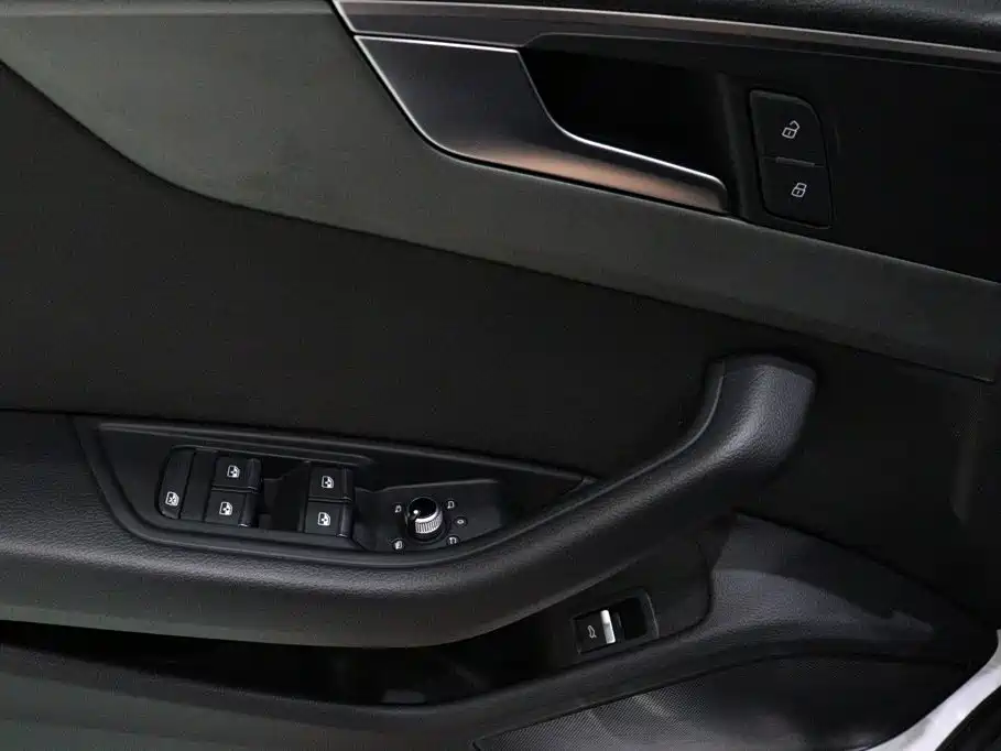 Audi A4L 2020 — фото 18