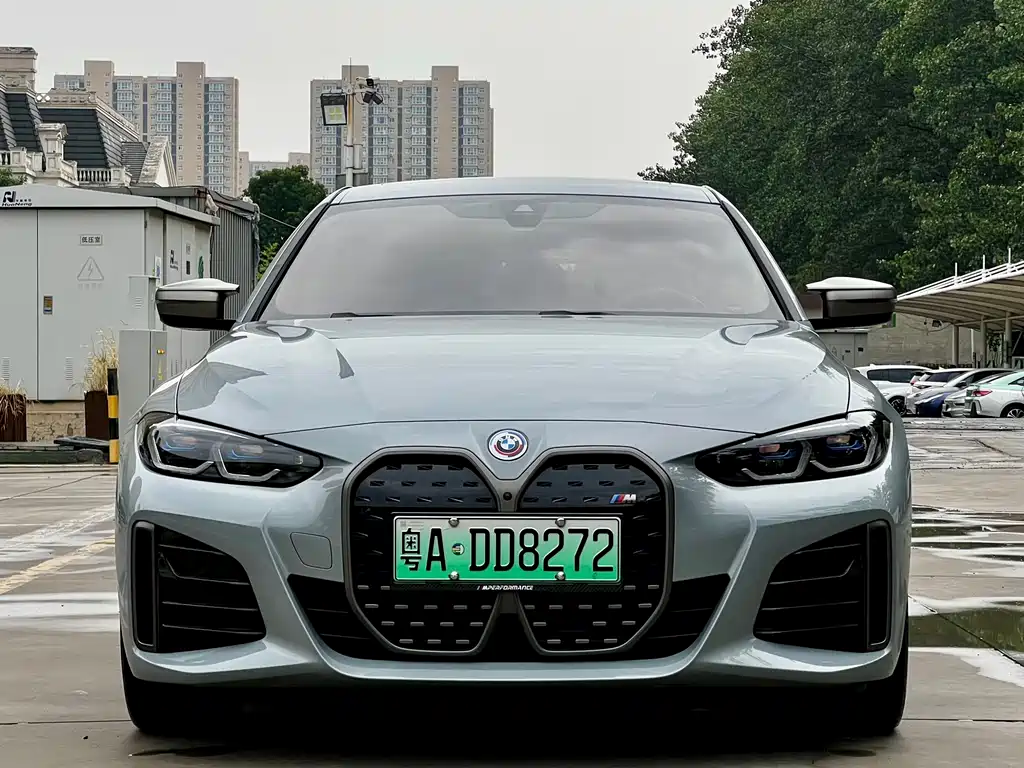 BMW i4 2023 — фото 8
