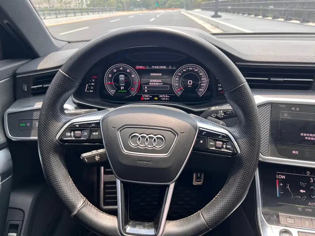 Audi A6L 2022