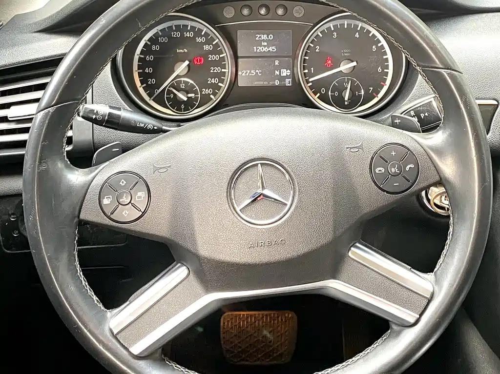 Mercedes-Benz R-Class 2017 — фото 14