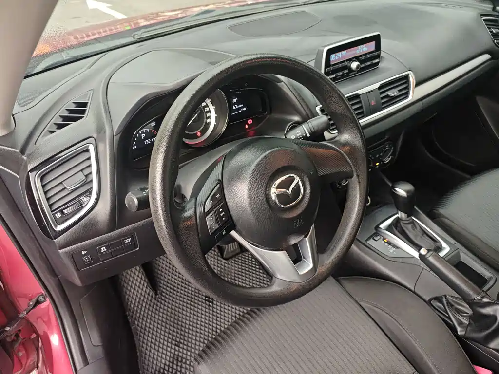 Mazda 3 Axela 2016 — фото 8