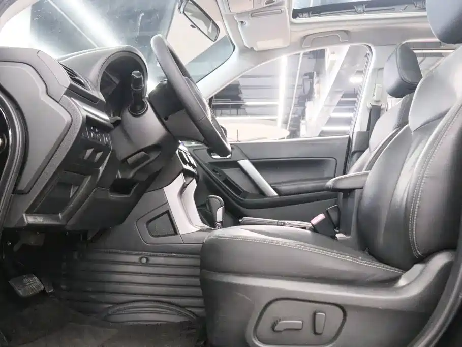 Subaru Forester 2015 — фото 14