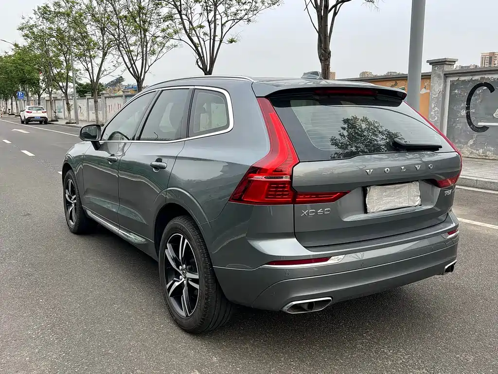 Volvo XC60 2020 — фото 13