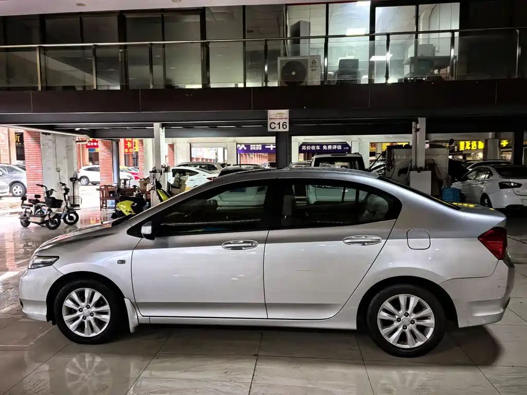 Honda City Classic 2013 — фото 10