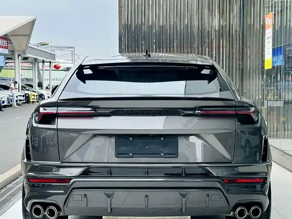 Lamborghini Urus 2024