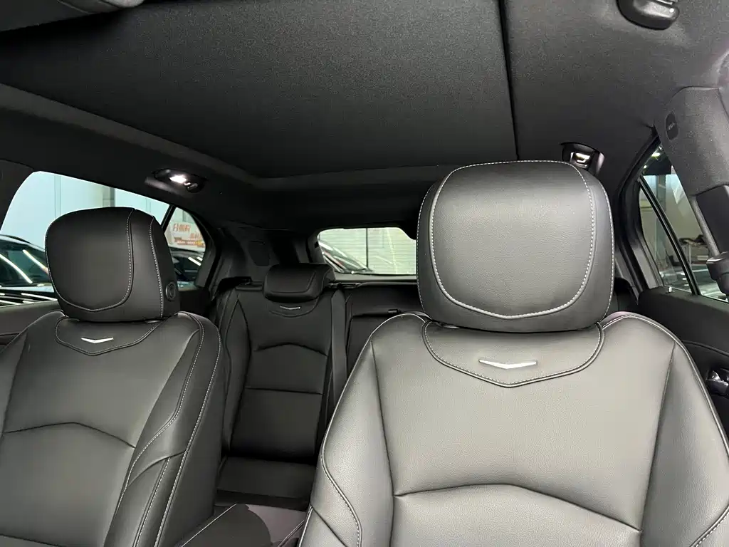 Cadillac XT4 2023 — фото 12
