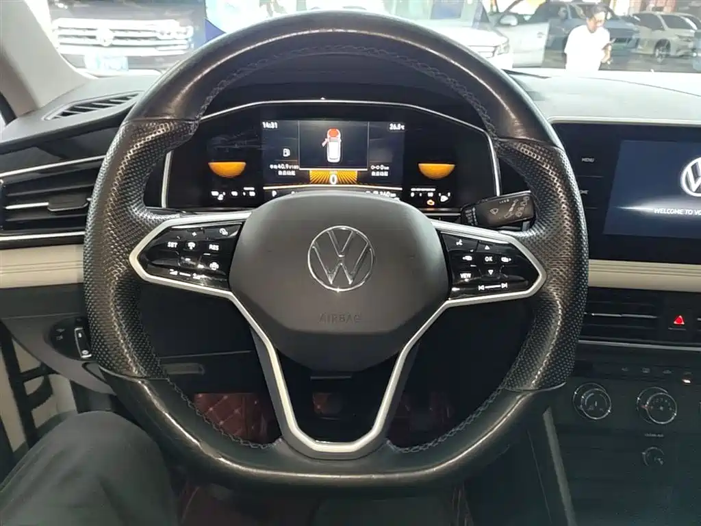 Volkswagen Tiguan L 2022 — фото 11