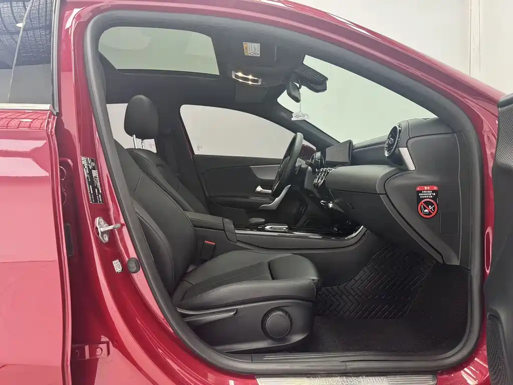 Mercedes-Benz A-Class 2022 — фото 12