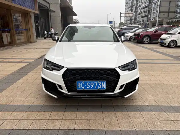 Audi A4L 2017