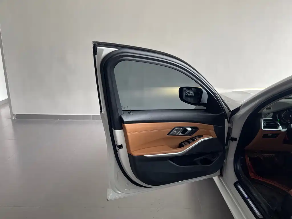 BMW 3 Series 2020 — фото 10