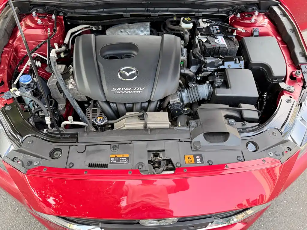 Mazda 3 Axela 2018 — фото 24