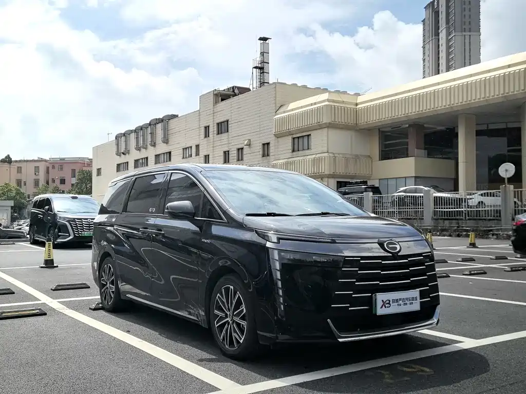 GAC Trumpchi E8 PHEV 2024 — фото 3
