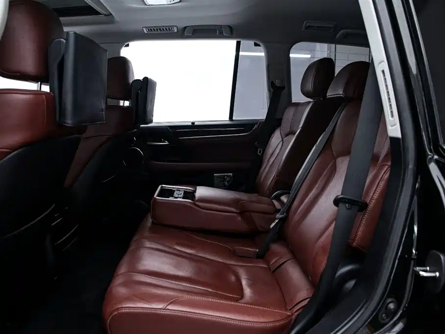 Lexus LX 2019 — фото 14