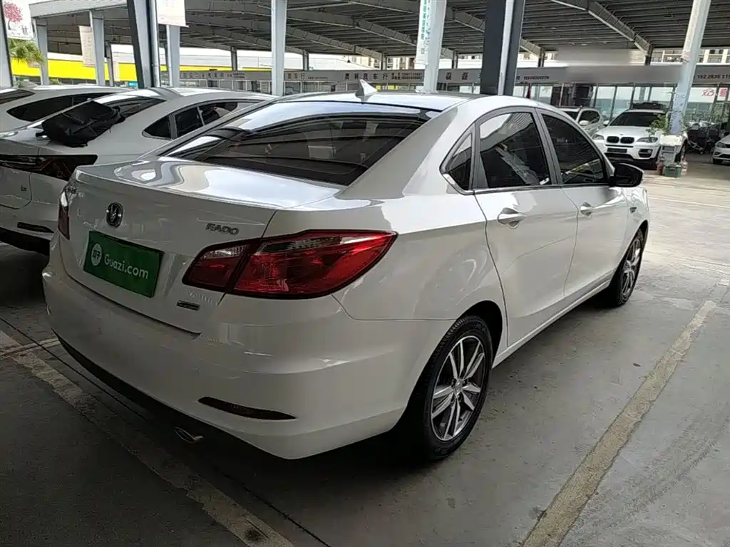 Changan Eado 2016 — фото 7