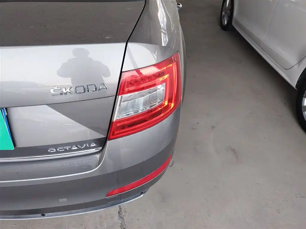Skoda Octavia 2016 — фото 24