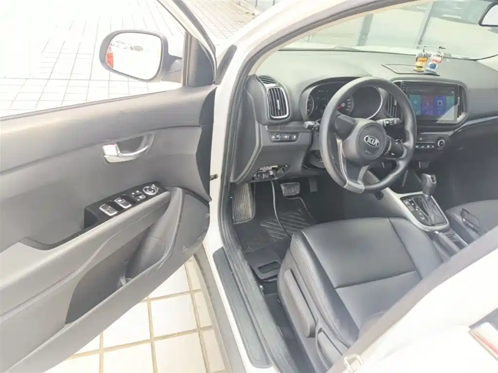 Kia KX3 2016 — фото 16