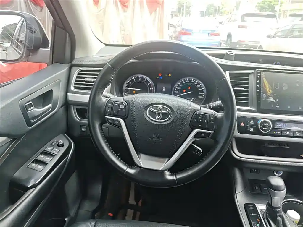 Toyota Highlander 2017 — фото 11