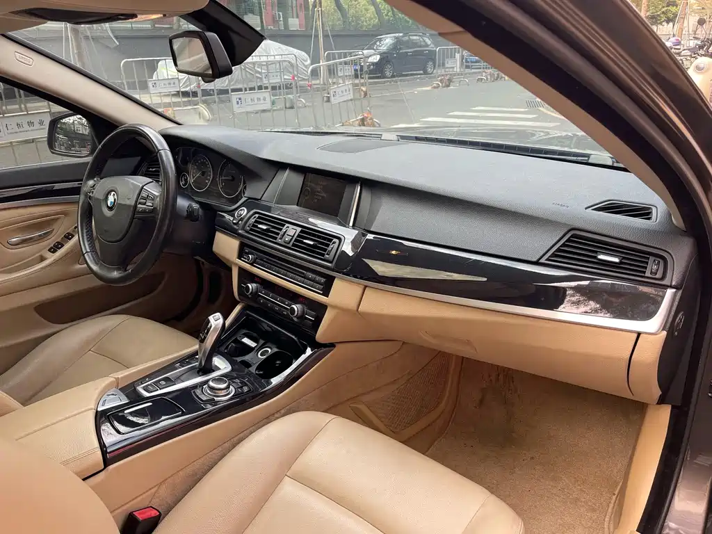 BMW 5 Series 2014 — фото 17