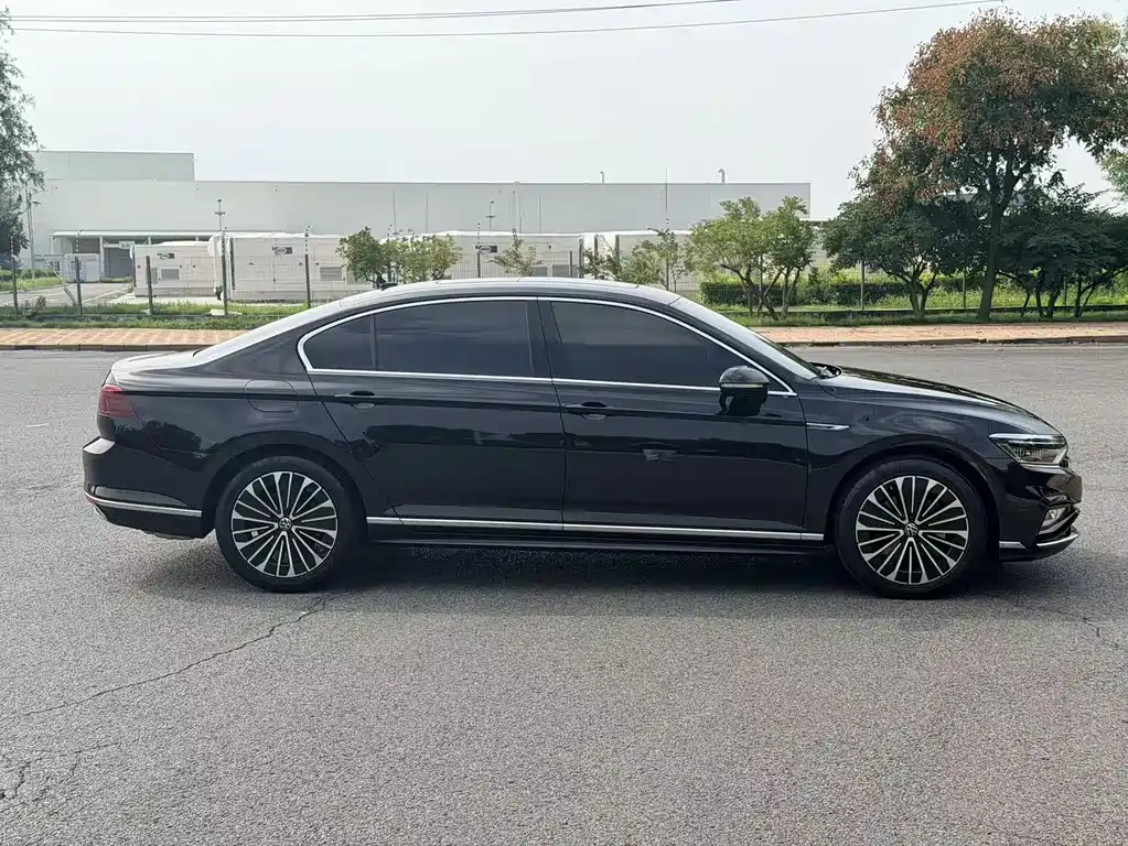 Volkswagen Magotan 2024