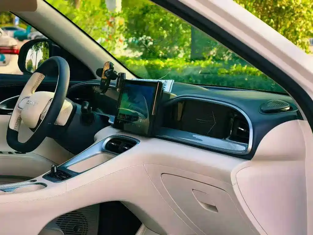 Geely Galaxy Starwish 2025 — фото 8