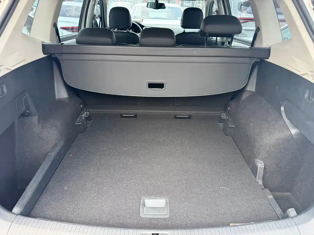 Volkswagen Tiguan L 2017 — фото 13