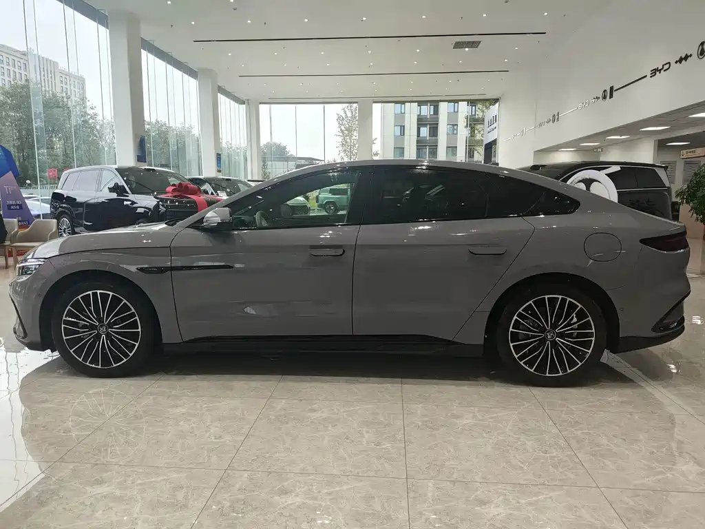 BYD Han 2025 — фото 8