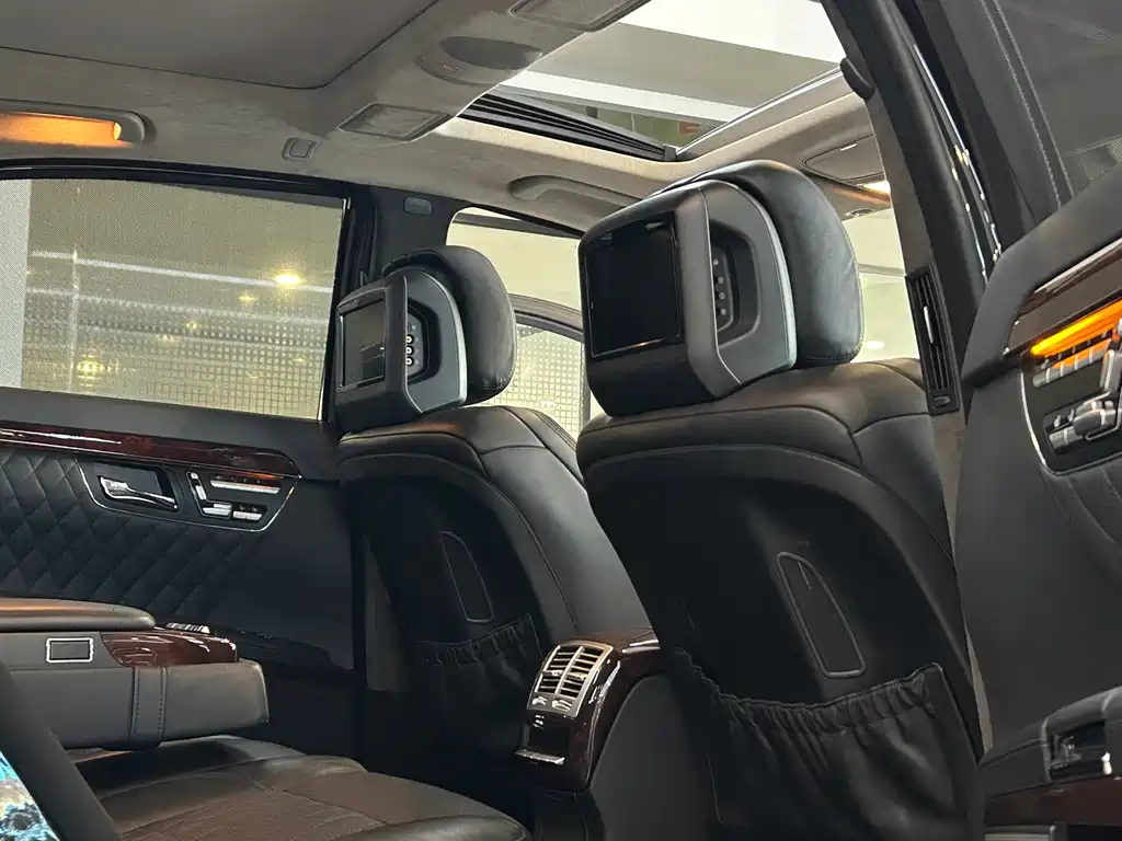 Mercedes-Benz S-Class AMG 2010 — фото 10