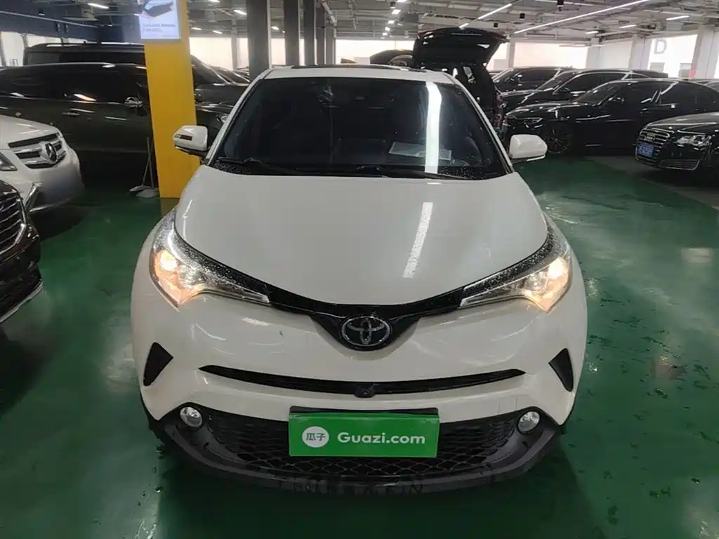 Toyota C-HR 2020 — фото 3