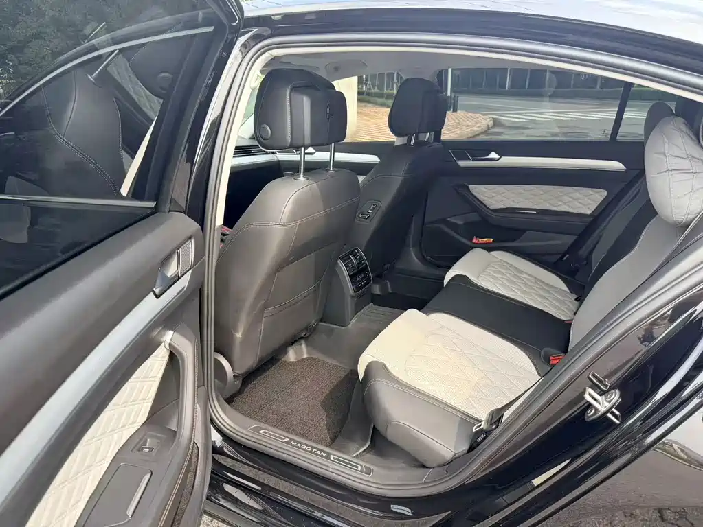 Volkswagen Magotan 2024