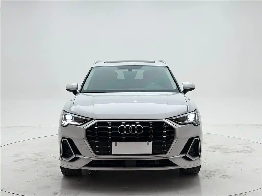 Audi Q3 2022 — фото 2