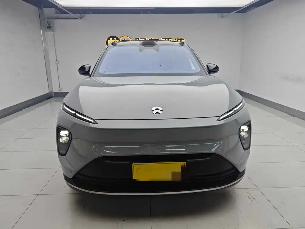 NIO ES8 2024