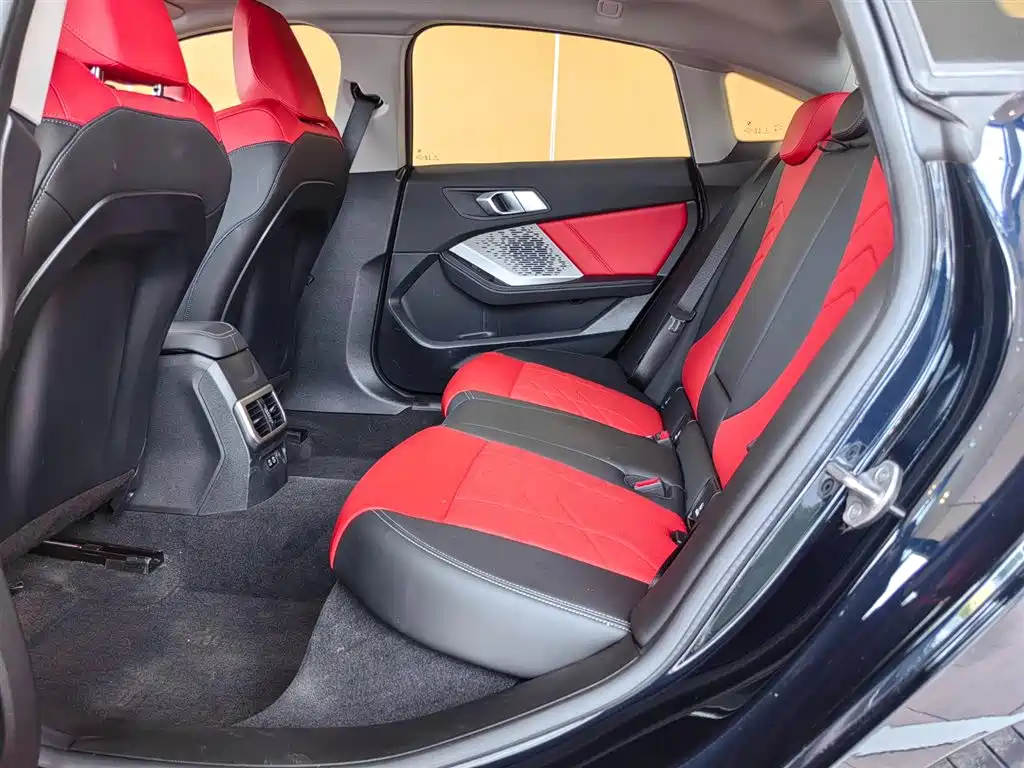 BMW 2 Series 2025 — фото 15