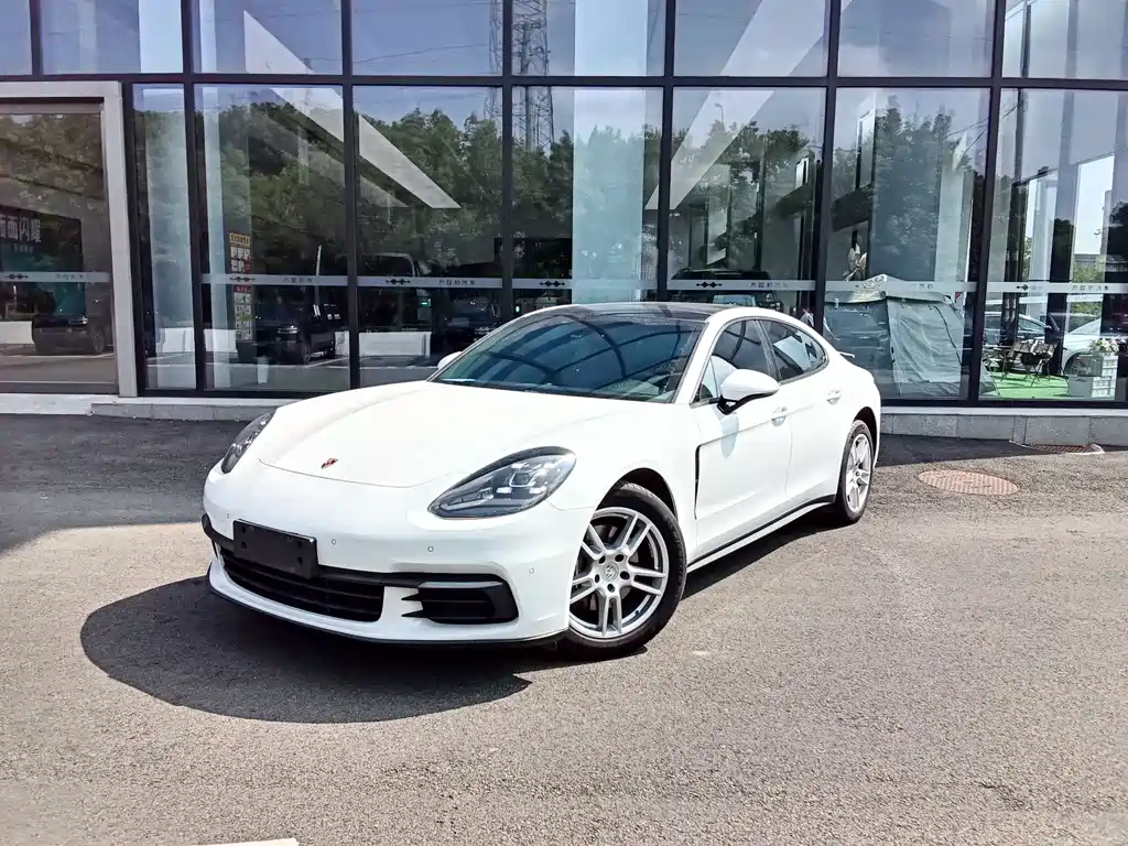 Porsche Panamera 2019 — фото 1