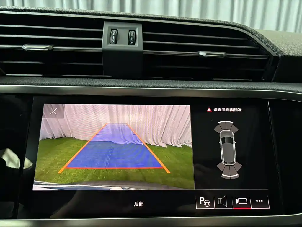 Audi Q3 2022 — фото 15